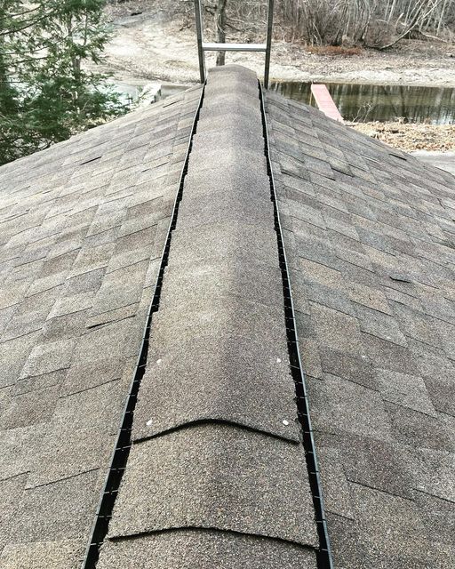 Refugios Roofing & Siding LLC Image